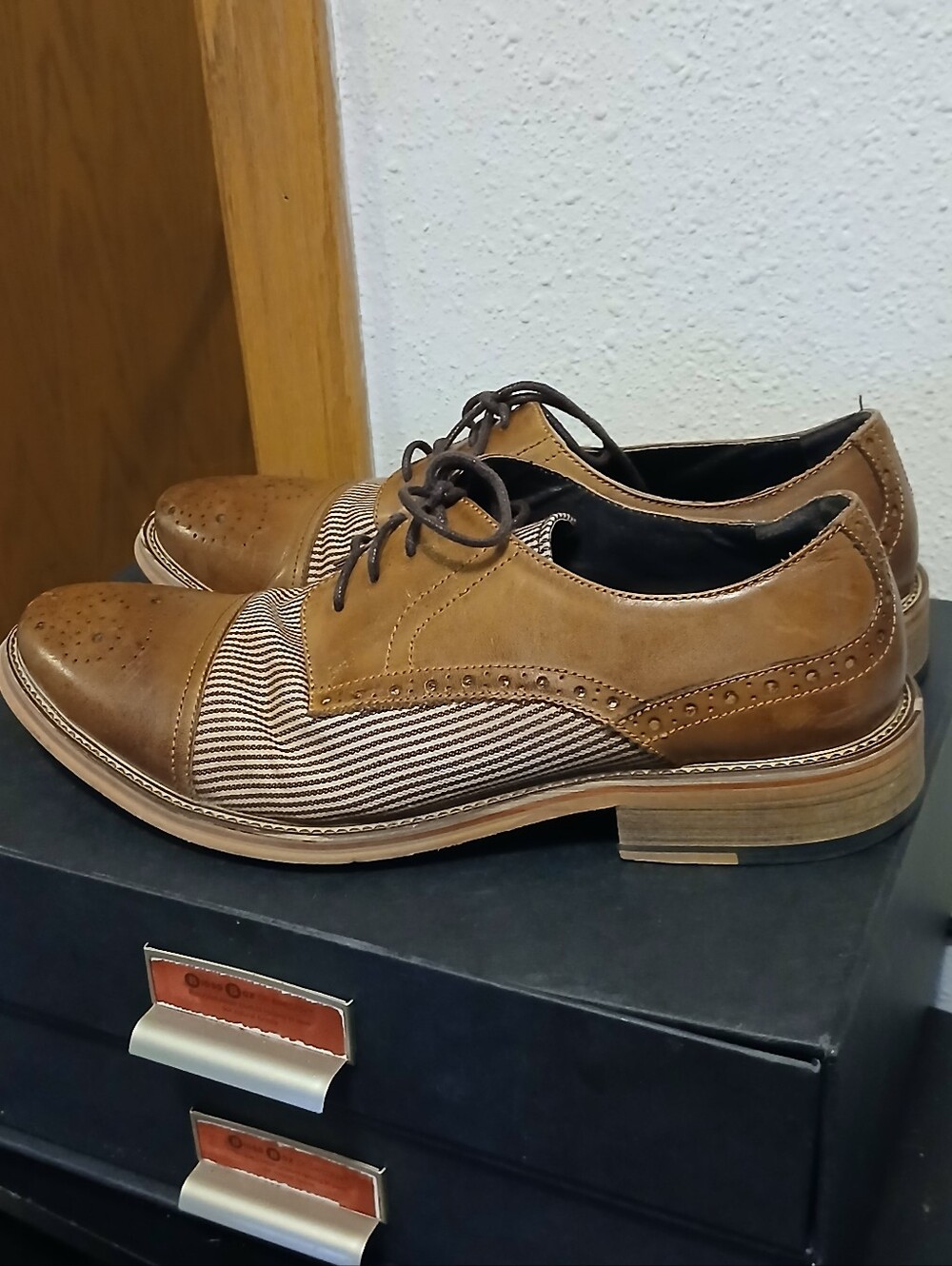 Vintage Foundry Co. Men's Brown Leather Wingtip Oxfords - Size US 9 / EU 42